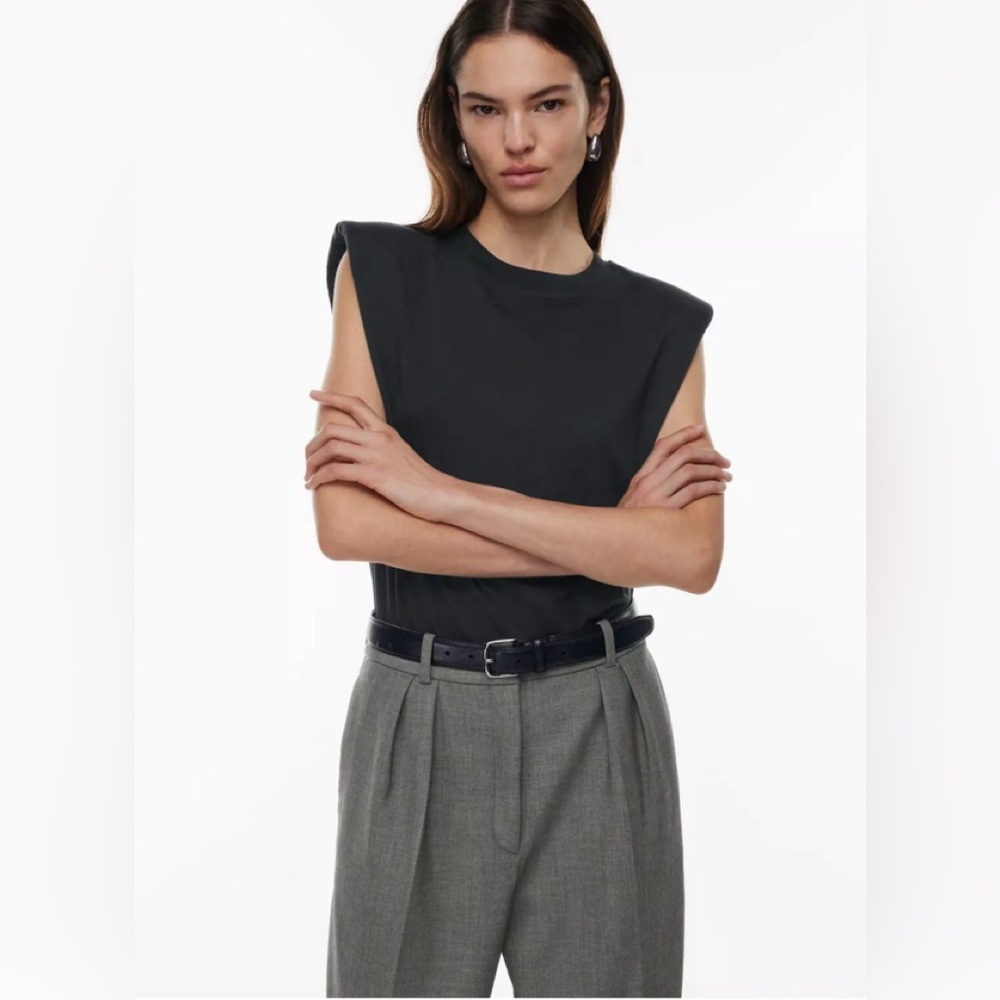 Aritzia Babaton shoulder pad tank top xxs
